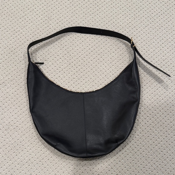 Madewell Essentials Curve Black Leather Shoulder Bag - Picture 2 of 7